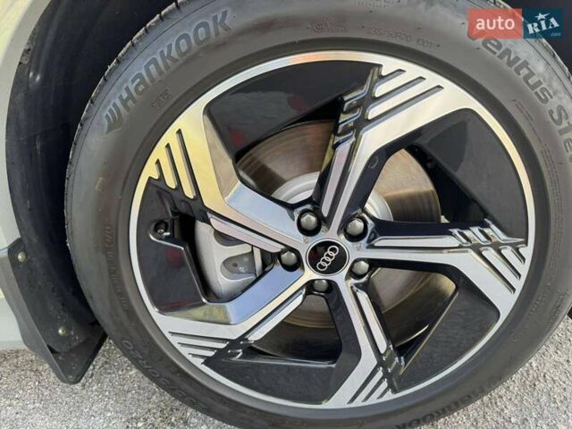 Ауді Q4 e-tron 2024 у Києві на Automoto.ua Сірий Ауді Q4 e-tron, об'ємом двигуна 0 л та пробігом 3 тис. км за 31500 $, фото 7 на Automoto.ua