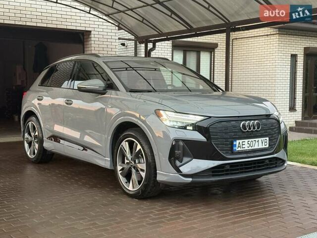 Серый Ауди Q4 e-tron, объемом двигателя 0 л и пробегом 2 тыс. км за 38200 $, фото 1 на Automoto.ua