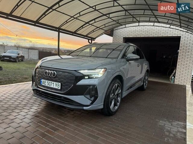 Серый Ауди Q4 e-tron, объемом двигателя 0 л и пробегом 2 тыс. км за 38200 $, фото 6 на Automoto.ua