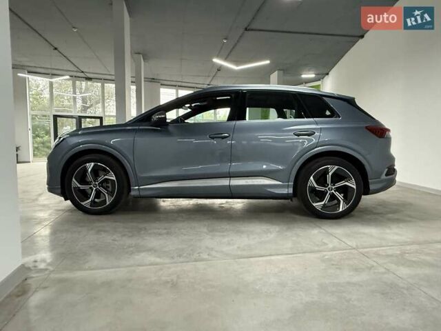 Сірий Ауді Q4 e-tron, об'ємом двигуна 0 л та пробігом 3 тис. км за 30600 $, фото 5 на Automoto.ua
