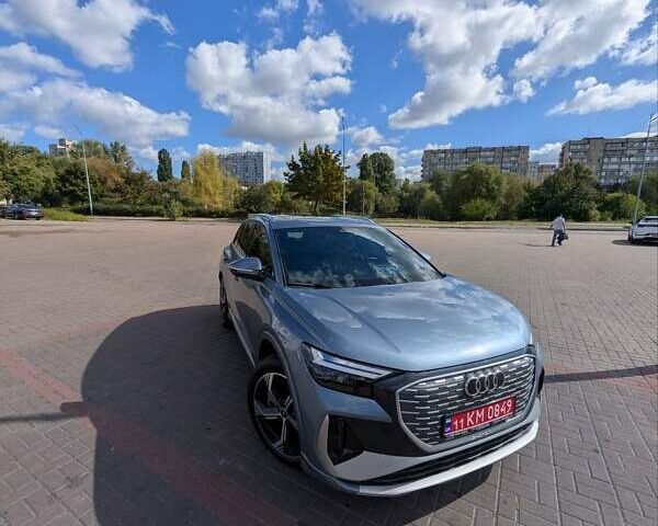 Серый Ауди Q4 e-tron, объемом двигателя 0 л и пробегом 16 тыс. км за 30500 $, фото 12 на Automoto.ua