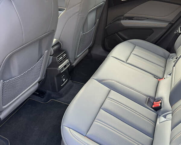 Ауді Q4 e-tron 2024 у Дніпро (Дніпропетровську) на Automoto.ua Сірий Ауді Q4 e-tron, об'ємом двигуна 0 л та пробігом 15 тис. км за 30500 $, фото 12 на Automoto.ua