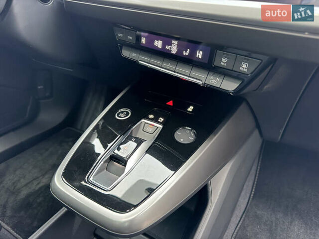 Серый Ауди Q4 e-tron, объемом двигателя 0 л и пробегом 17 тыс. км за 29500 $, фото 10 на Automoto.ua