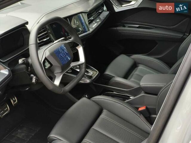 Сірий Ауді Q4 e-tron, об'ємом двигуна 0 л та пробігом 1 тис. км за 32599 $, фото 16 на Automoto.ua