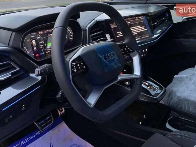 Серый Ауди Q4 e-tron, объемом двигателя 0 л и пробегом 1 тыс. км за 33499 $, фото 22 на Automoto.ua