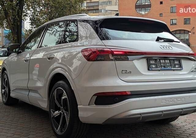 Ауді Q4 e-tron 2025 у Києві на Automoto.ua Сірий Ауді Q4 e-tron, об'ємом двигуна 0 л та пробігом 1 тис. км за 32000 $, фото 1 на Automoto.ua