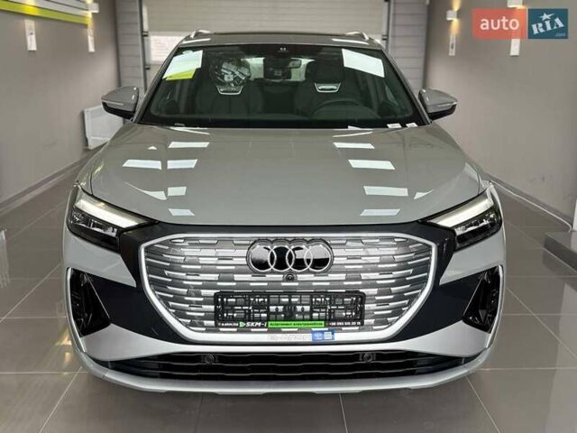 Серый Ауди Q4 e-tron, объемом двигателя 0 л и пробегом 1 тыс. км за 32499 $, фото 3 на Automoto.ua