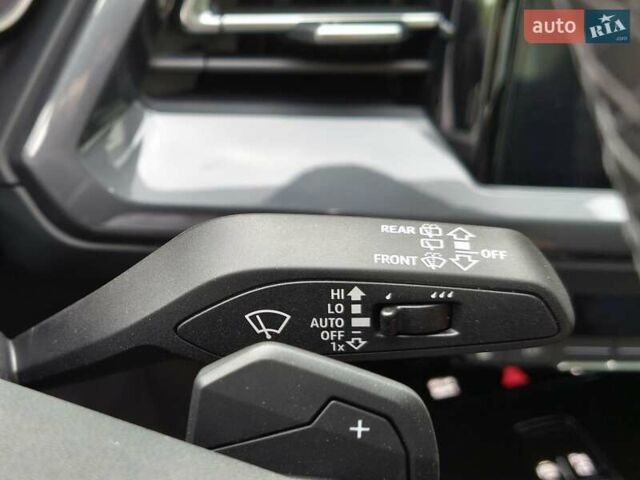 Сірий Ауді Q4 e-tron, об'ємом двигуна 0 л та пробігом 1 тис. км за 32599 $, фото 22 на Automoto.ua