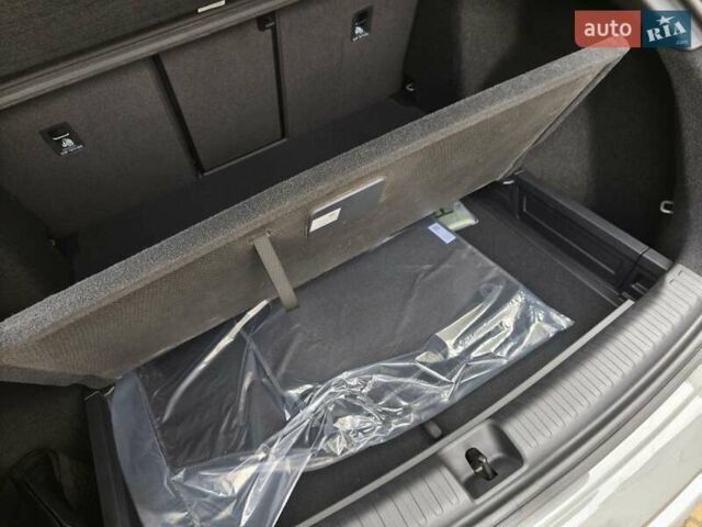 Серый Ауди Q4 e-tron, объемом двигателя 0 л и пробегом 1 тыс. км за 32499 $, фото 7 на Automoto.ua