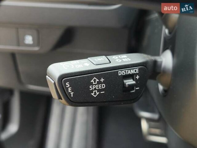 Сірий Ауді Q4 e-tron, об'ємом двигуна 0 л та пробігом 1 тис. км за 32599 $, фото 19 на Automoto.ua