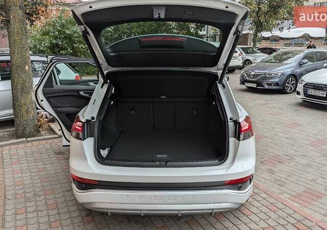 Ауді Q4 e-tron 2025 у Києві на Automoto.ua Сірий Ауді Q4 e-tron, об'ємом двигуна 0 л та пробігом 1 тис. км за 32000 $, фото 3 на Automoto.ua