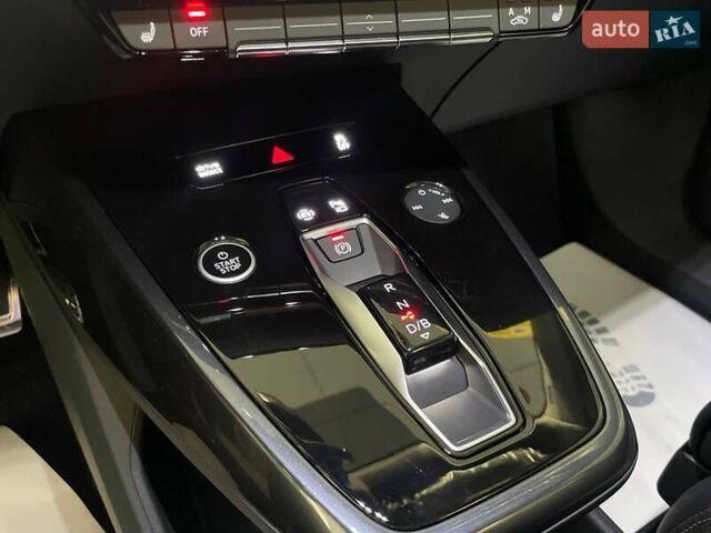 Серый Ауди Q4 e-tron, объемом двигателя 0 л и пробегом 1 тыс. км за 32499 $, фото 14 на Automoto.ua