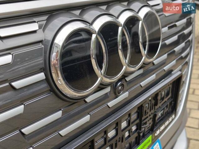 Сірий Ауді Q4 e-tron, об'ємом двигуна 0 л та пробігом 1 тис. км за 32599 $, фото 8 на Automoto.ua