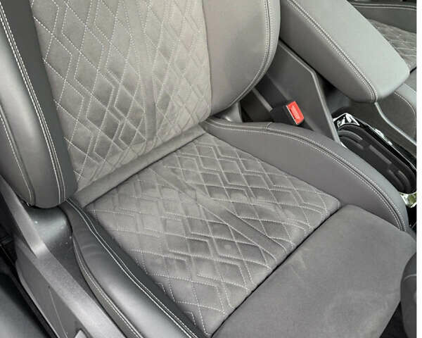 Сірий Ауді Q4 e-tron, об'ємом двигуна 0 л та пробігом 5 тис. км за 45500 $, фото 10 на Automoto.ua