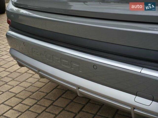 Сірий Ауді Q4 e-tron, об'ємом двигуна 0 л та пробігом 1 тис. км за 32599 $, фото 6 на Automoto.ua