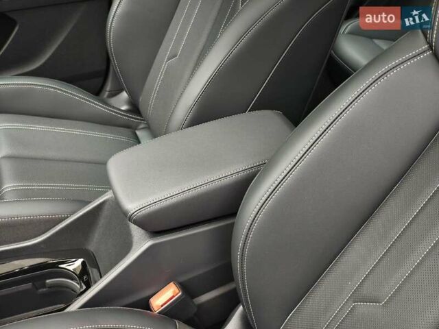 Сірий Ауді Q4 e-tron, об'ємом двигуна 0 л та пробігом 1 тис. км за 32599 $, фото 29 на Automoto.ua