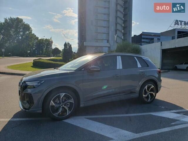 Сірий Ауді Q4 e-tron, об'ємом двигуна 0 л та пробігом 5 тис. км за 45500 $, фото 1 на Automoto.ua