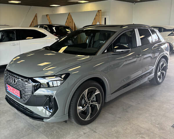 Сірий Ауді Q4 e-tron, об'ємом двигуна 0 л та пробігом 1 тис. км за 32000 $, фото 2 на Automoto.ua