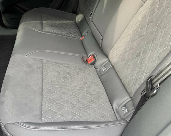 Сірий Ауді Q4 e-tron, об'ємом двигуна 0 л та пробігом 5 тис. км за 45500 $, фото 11 на Automoto.ua