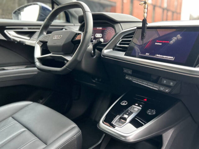 Синий Ауди Q4 e-tron, объемом двигателя 55 л и пробегом 43 тыс. км за 34000 $, фото 11 на Automoto.ua