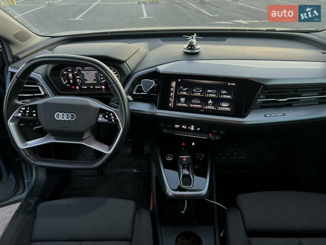 Синий Ауди Q4 e-tron, объемом двигателя 0 л и пробегом 90 тыс. км за 27000 $, фото 1 на Automoto.ua