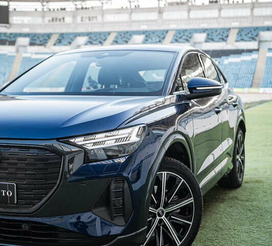 Синий Ауди Q4 e-tron, объемом двигателя 0 л и пробегом 47 тыс. км за 26400 $, фото 6 на Automoto.ua