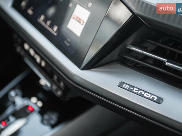 Синий Ауди Q4 e-tron, объемом двигателя 0 л и пробегом 47 тыс. км за 26400 $, фото 22 на Automoto.ua
