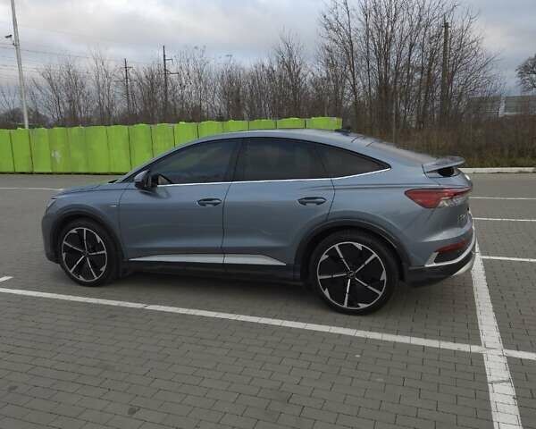 Синий Ауди Q4 e-tron, объемом двигателя 0 л и пробегом 27 тыс. км за 49000 $, фото 5 на Automoto.ua