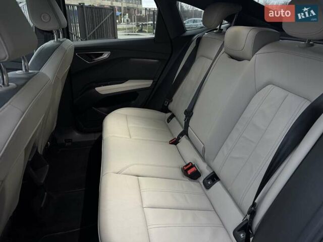 Синій Ауді Q4 e-tron, об'ємом двигуна 0 л та пробігом 38 тис. км за 33900 $, фото 22 на Automoto.ua