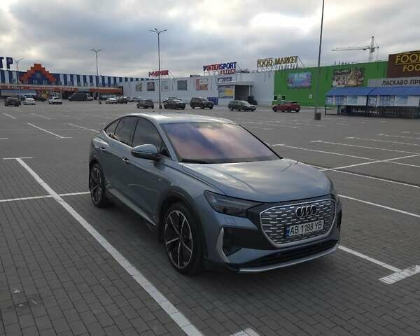 Синий Ауди Q4 e-tron, объемом двигателя 0 л и пробегом 27 тыс. км за 49000 $, фото 2 на Automoto.ua