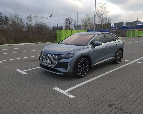 Синий Ауди Q4 e-tron, объемом двигателя 0 л и пробегом 27 тыс. км за 49000 $, фото 4 на Automoto.ua