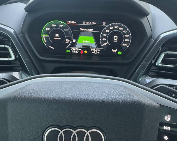 Синий Ауди Q4 e-tron, объемом двигателя 0 л и пробегом 76 тыс. км за 26800 $, фото 12 на Automoto.ua