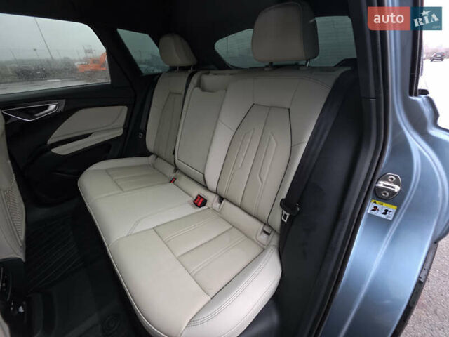 Синій Ауді Q4 e-tron, об'ємом двигуна 0 л та пробігом 59 тис. км за 26590 $, фото 30 на Automoto.ua