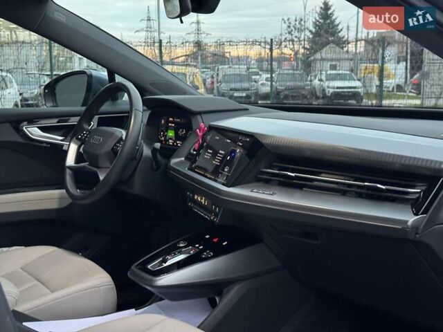 Синій Ауді Q4 e-tron, об'ємом двигуна 0 л та пробігом 38 тис. км за 33900 $, фото 28 на Automoto.ua