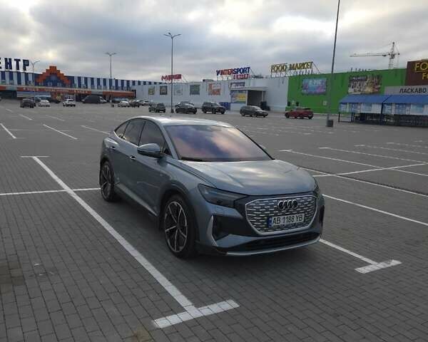 Синий Ауди Q4 e-tron, объемом двигателя 0 л и пробегом 27 тыс. км за 49000 $, фото 3 на Automoto.ua
