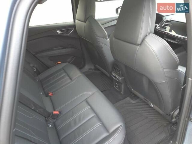 Синий Ауди Q4 e-tron, объемом двигателя 0 л и пробегом 27 тыс. км за 49000 $, фото 15 на Automoto.ua