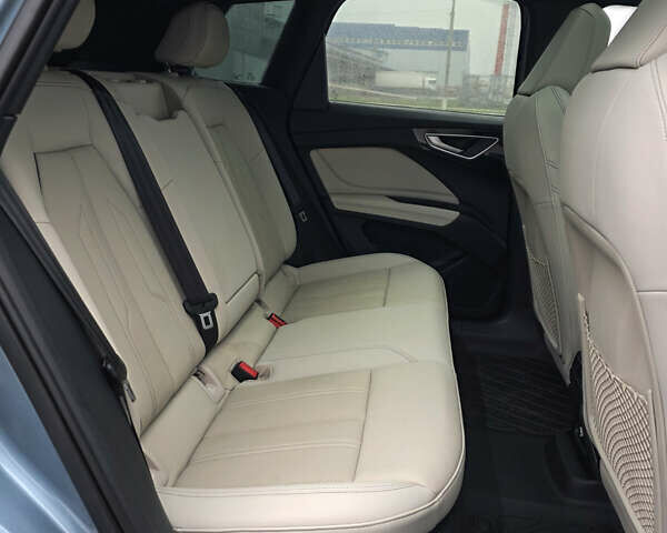 Синій Ауді Q4 e-tron, об'ємом двигуна 0 л та пробігом 59 тис. км за 26590 $, фото 29 на Automoto.ua