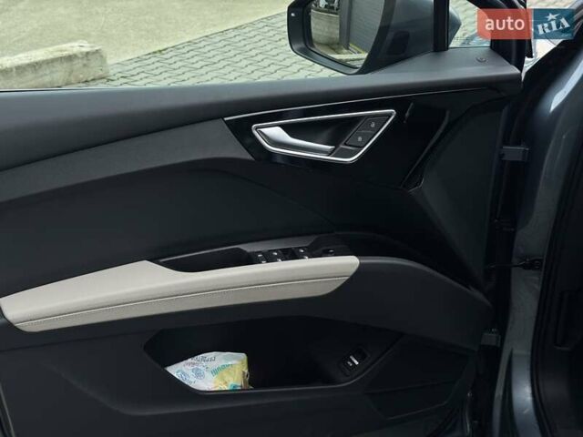 Синій Ауді Q4 e-tron, об'ємом двигуна 0 л та пробігом 38 тис. км за 33900 $, фото 17 на Automoto.ua