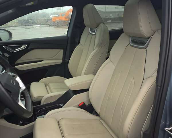Синій Ауді Q4 e-tron, об'ємом двигуна 0 л та пробігом 59 тис. км за 26590 $, фото 12 на Automoto.ua