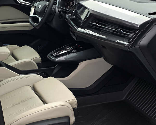 Синій Ауді Q4 e-tron, об'ємом двигуна 0 л та пробігом 59 тис. км за 26590 $, фото 15 на Automoto.ua