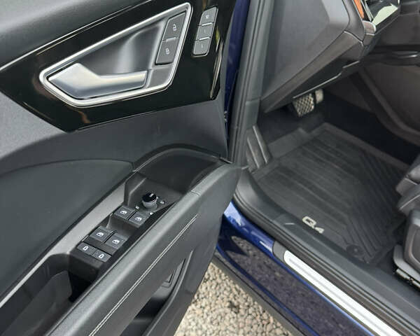 Синий Ауди Q4 e-tron, объемом двигателя 0 л и пробегом 76 тыс. км за 26800 $, фото 25 на Automoto.ua