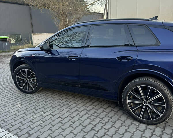 Синий Ауди Q4 e-tron, объемом двигателя 0 л и пробегом 76 тыс. км за 26800 $, фото 6 на Automoto.ua