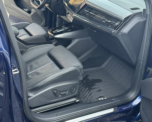 Синий Ауди Q4 e-tron, объемом двигателя 0 л и пробегом 76 тыс. км за 26800 $, фото 27 на Automoto.ua