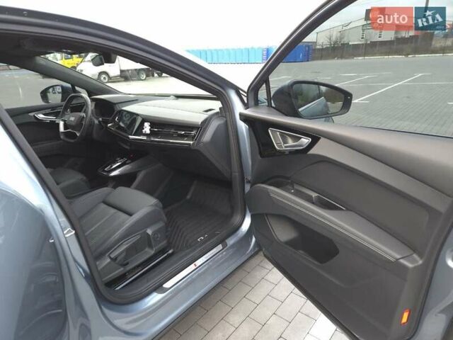 Синий Ауди Q4 e-tron, объемом двигателя 0 л и пробегом 27 тыс. км за 49000 $, фото 13 на Automoto.ua