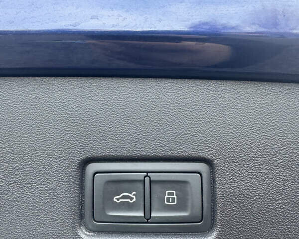 Синий Ауди Q4 e-tron, объемом двигателя 0 л и пробегом 76 тыс. км за 26800 $, фото 21 на Automoto.ua