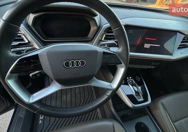 Синий Ауди Q4 e-tron, объемом двигателя 0 л и пробегом 25 тыс. км за 37900 $, фото 9 на Automoto.ua