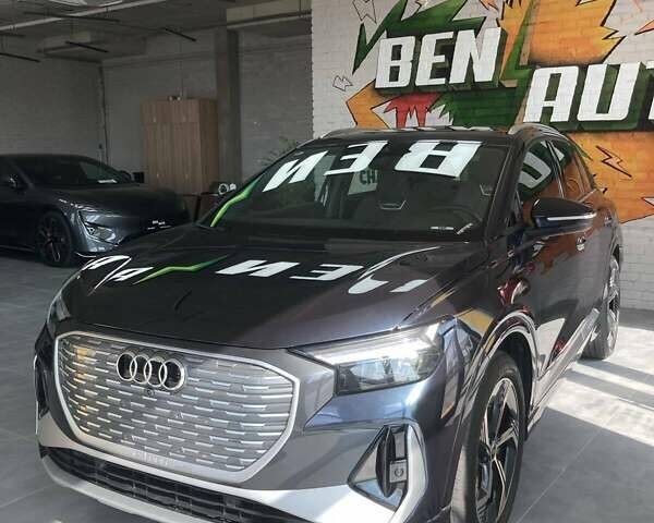 Синий Ауди Q4 e-tron, объемом двигателя 0 л и пробегом 15 тыс. км за 27800 $, фото 22 на Automoto.ua