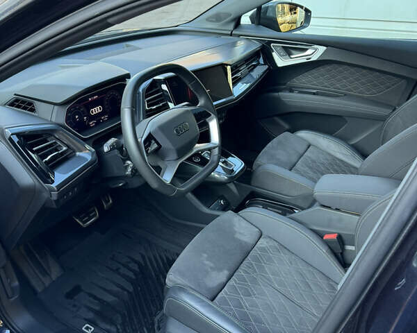 Ауди Q4 e-tron 2023 в Киеве на Automoto.ua Синий Ауди Q4 e-tron, объемом двигателя 0 л и пробегом 27 тыс. км за 42500 $, фото 9 на Automoto.ua