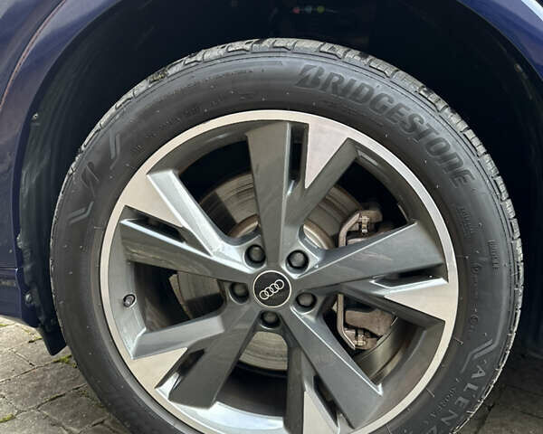 Синий Ауди Q4 e-tron, объемом двигателя 0 л и пробегом 12 тыс. км за 32000 $, фото 20 на Automoto.ua