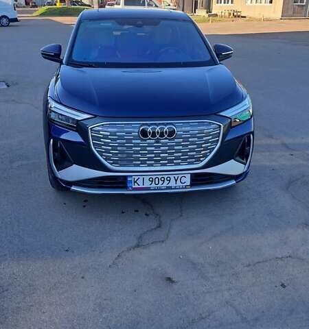 Синий Ауди Q4 e-tron, объемом двигателя 0 л и пробегом 10 тыс. км за 36000 $, фото 1 на Automoto.ua